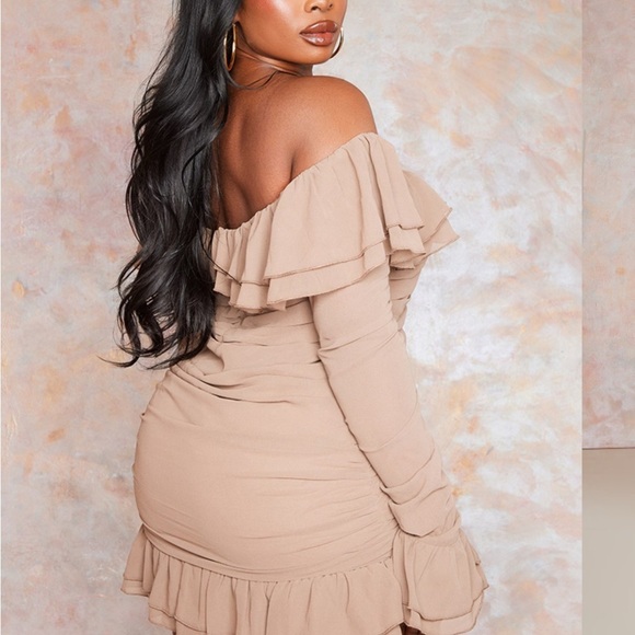 Pretty Little Thing Plus Mocha Bardot Ruffle Detail Shift Dress Size 16 - Picture 4 of 9